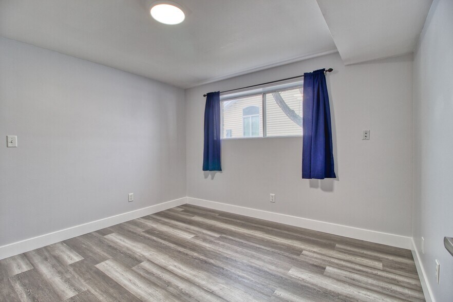 Building Photo - 492 N 1120 E