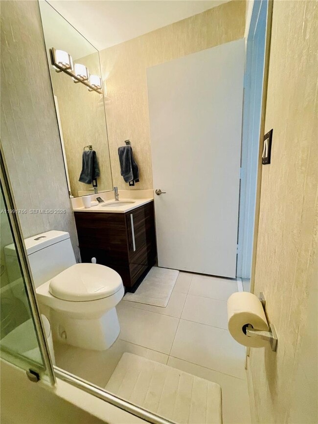 Building Photo - 2020 N Bayshore Dr