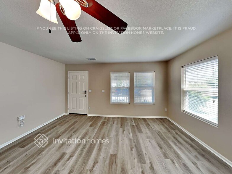 Building Photo - 3770 Dinosaur St