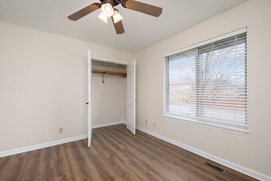 Building Photo - 647 S Meteor Ave