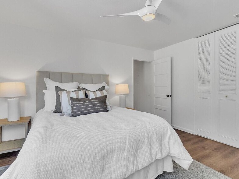 Building Photo - 2410 G St