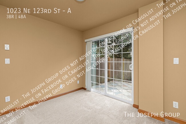 Building Photo - 1023 NE 123rd St