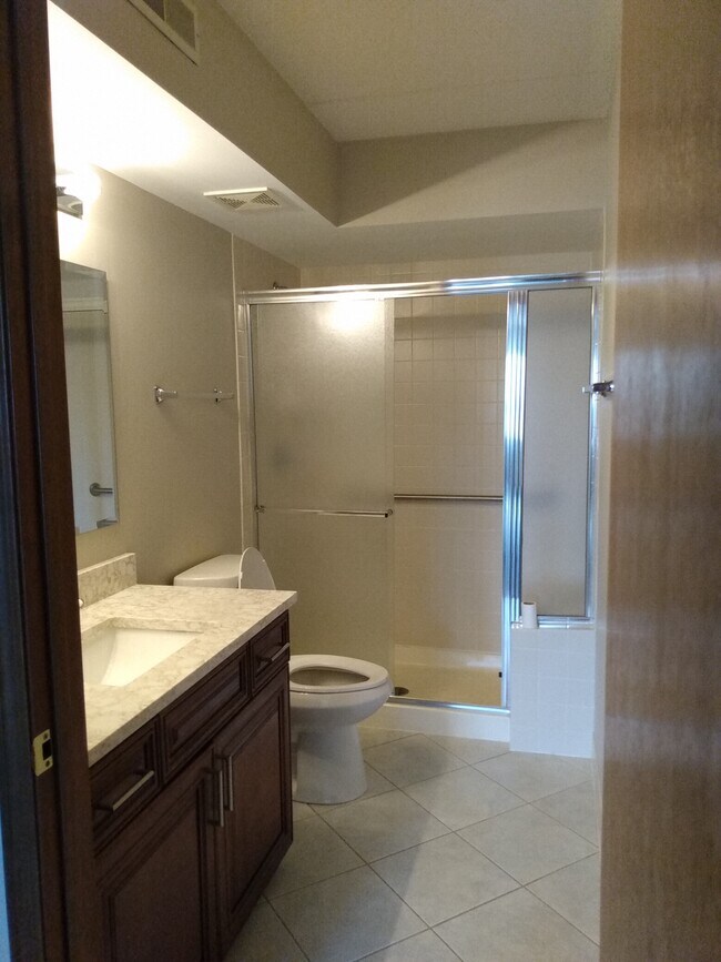 Building Photo - 6441 W Warner Ave