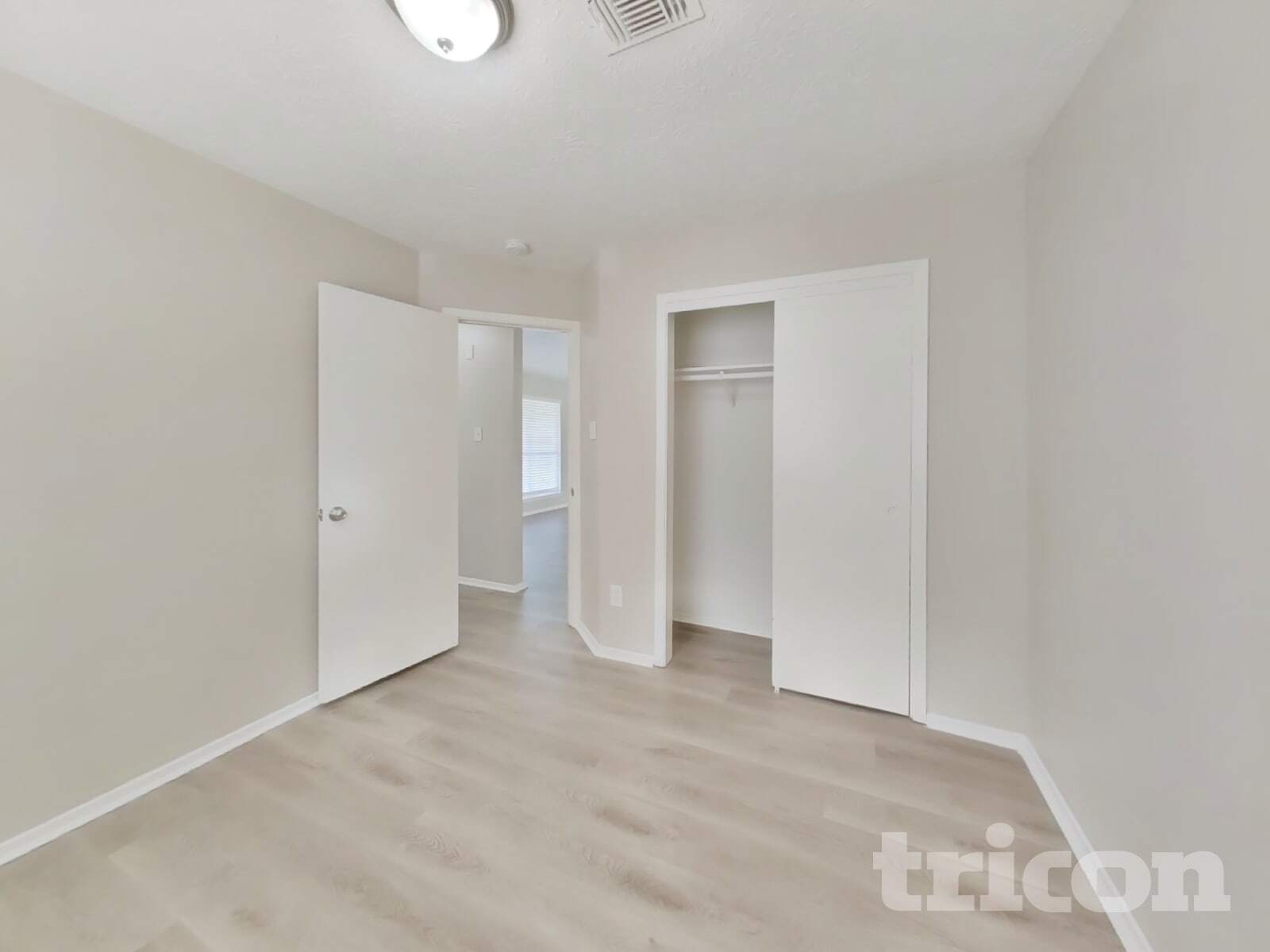 Building Photo - 14831 Waterside Dr