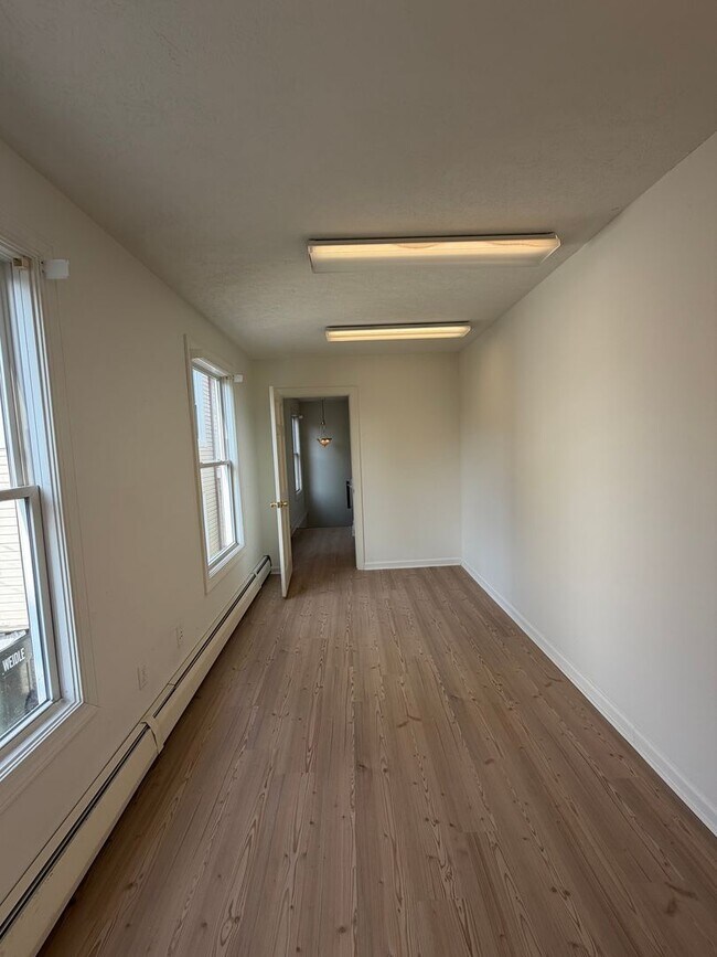 Building Photo - 247 S 8th St