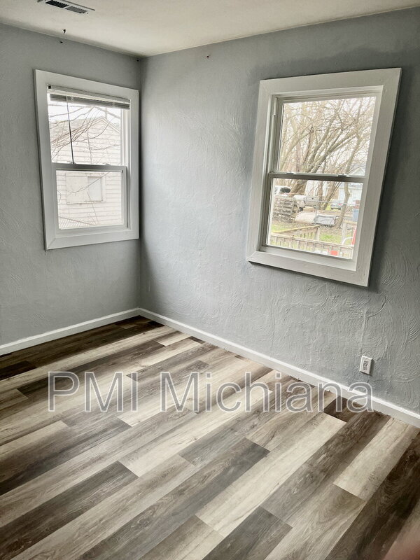 Building Photo - 1909 Swygart Ave