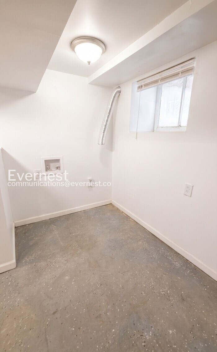 Building Photo - 4847 Calvin Ave