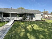 Building Photo - 225 Cullum Ave