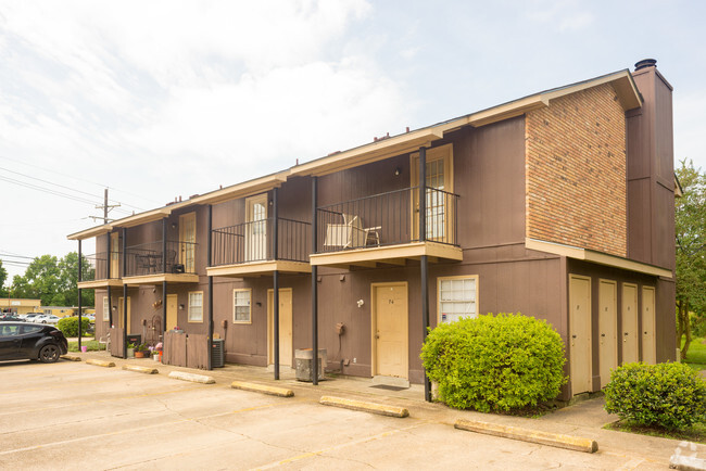 Building Photo - Greenwell & Lone Oak