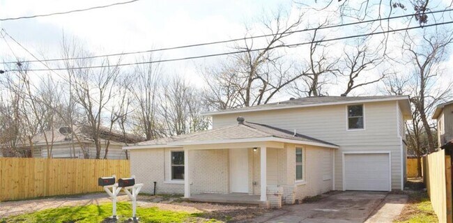 Building Photo - 3007 Grovey St