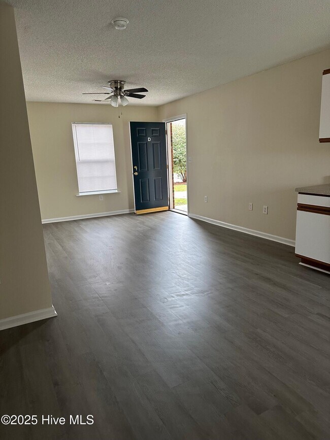 Building Photo - 4465 Magellan Ct