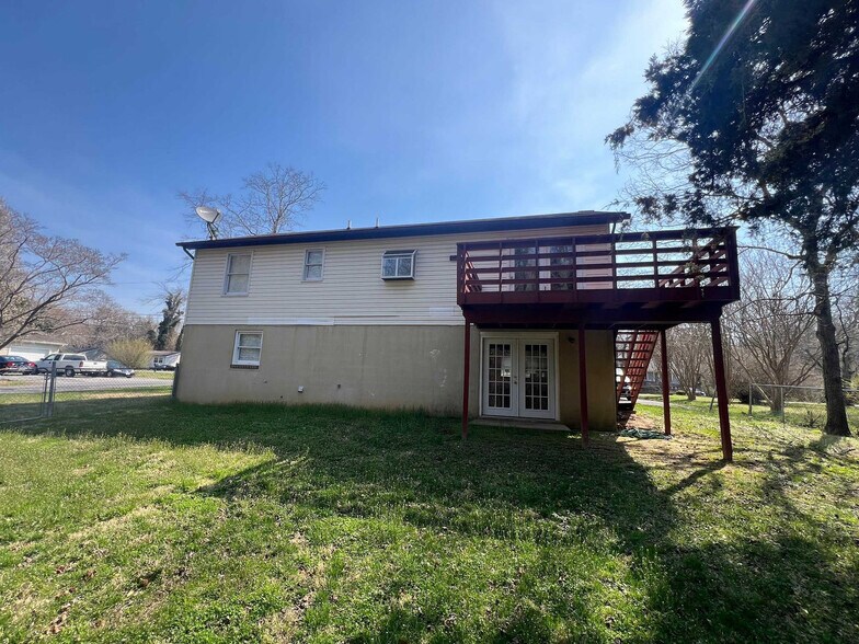 Building Photo - 12995 Barreda Blvd