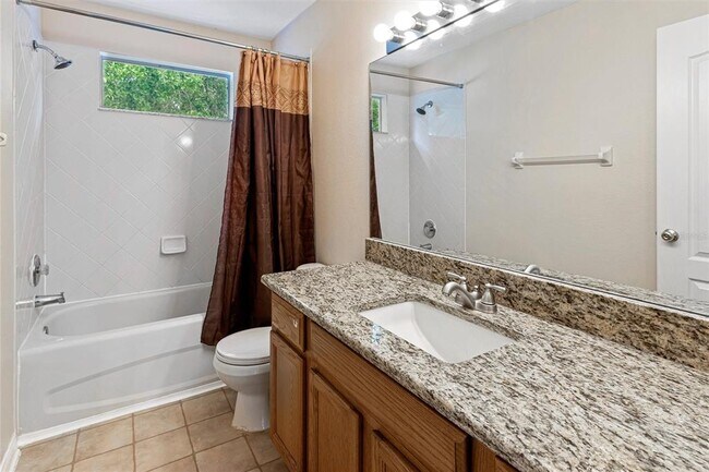 Building Photo - 1315 Loretto Cir
