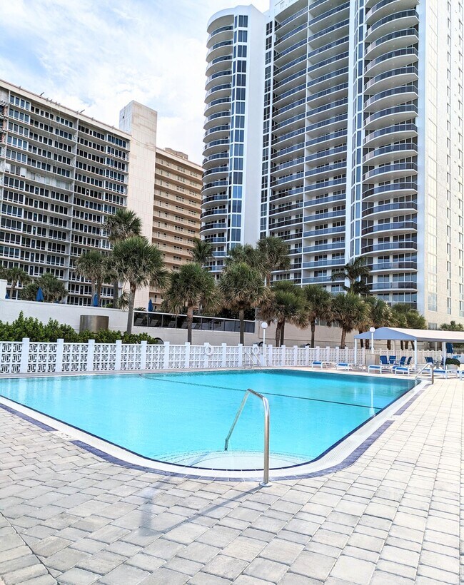 Building Photo - 4250 Galt Ocean Dr