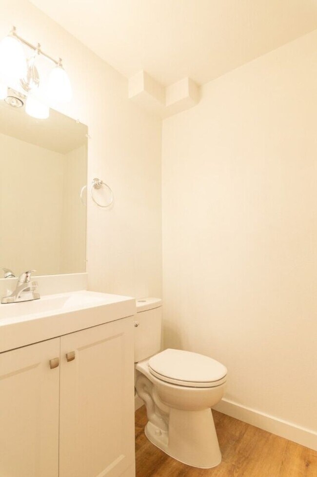 Building Photo - 506-510 SE 46th Ave