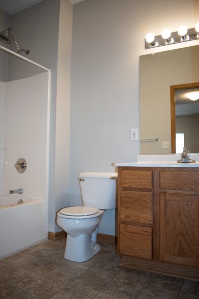 Building Photo - 1515 Prairie Dr