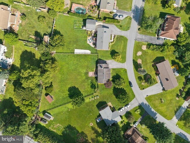 Building Photo - 8109 Broadview Dr