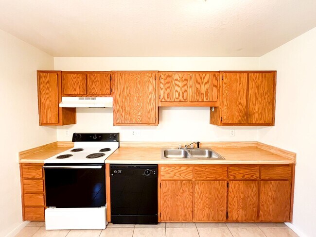 Building Photo - 5302 Daybreak Dr