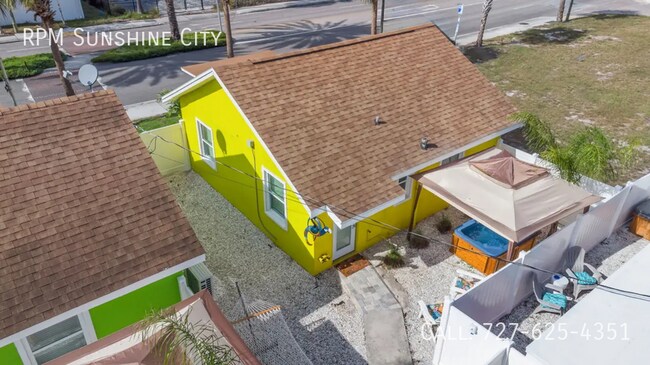 Building Photo - 1500 Clearwater Largo Rd