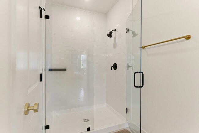 Building Photo - 6006 Mill Tree Ct