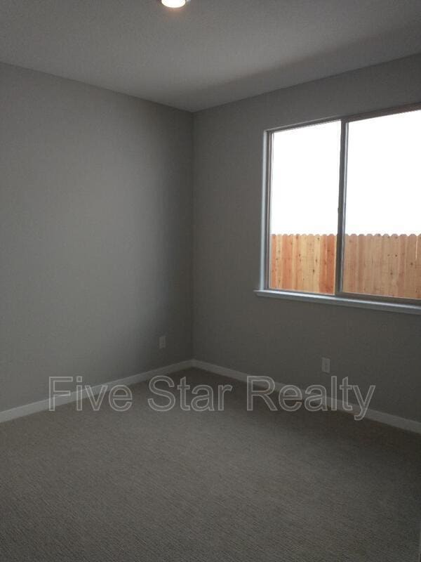 Building Photo - 5668 Cobbler Ln