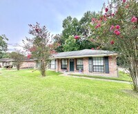 Building Photo - Beautiful 3 Bedroom Home in North Sherwood Estates