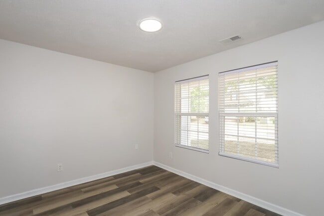 Building Photo - 4631 Tulip Creek Dr