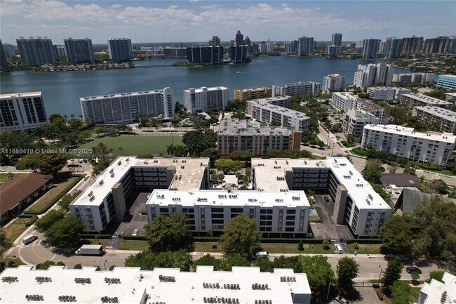 Building Photo - 201 178th Dr