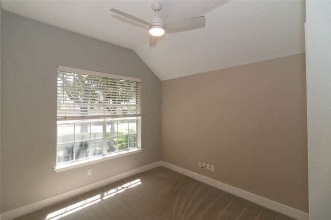 Building Photo - 1318 Ragsdale Ln