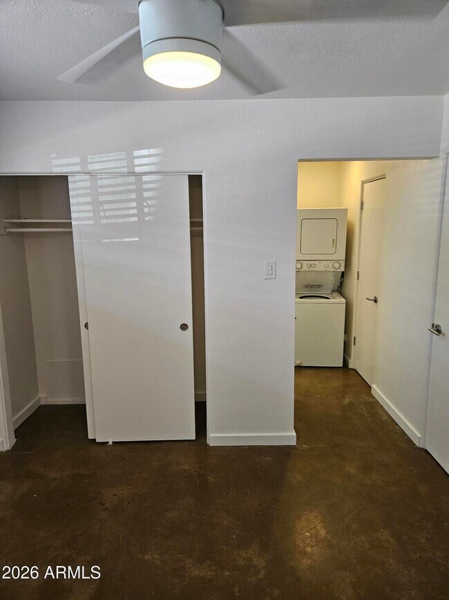 Building Photo - 802 W Turney Ave