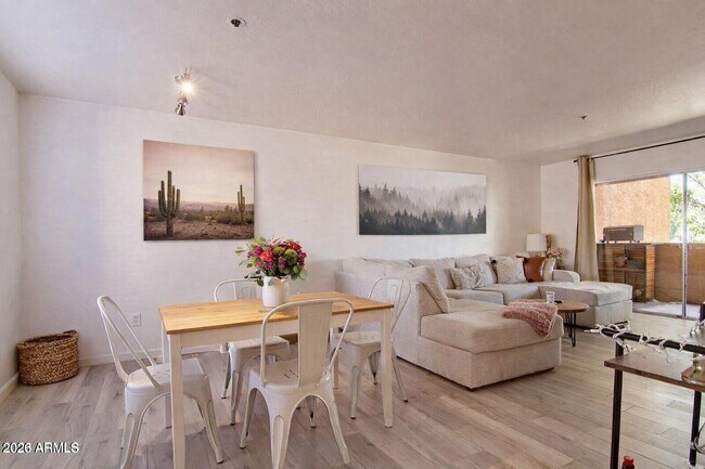 Building Photo - 7494 E Earll Dr