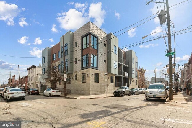 Building Photo - 1221 E Berks St