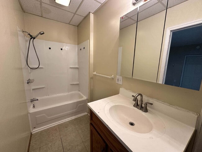 Building Photo - 109 Park Pl