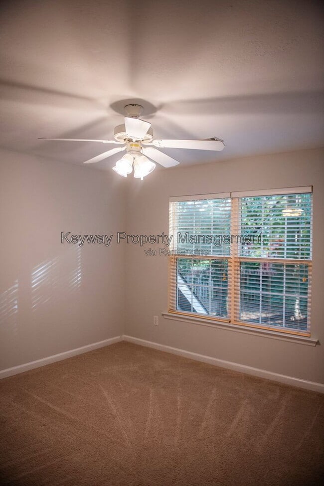 Building Photo - 242 Stonington Dr