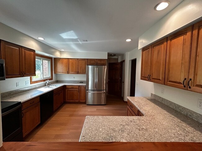 Building Photo - 4 Bedroom Home in Ann Arbor School District