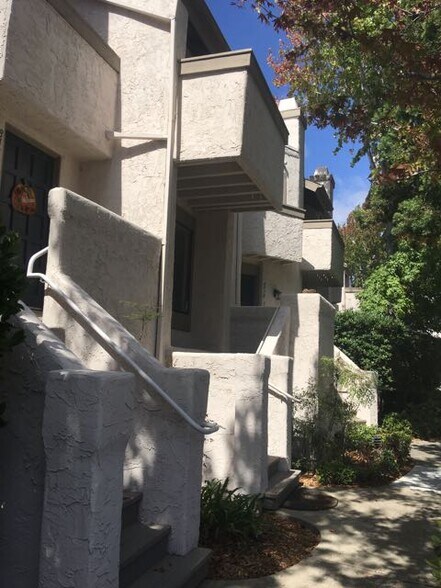 Building Photo - 8470 Via Sonoma