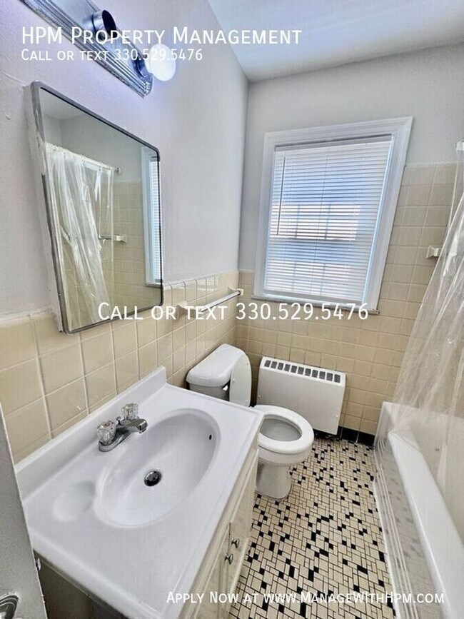Building Photo - 15725 Van Aken Blvd