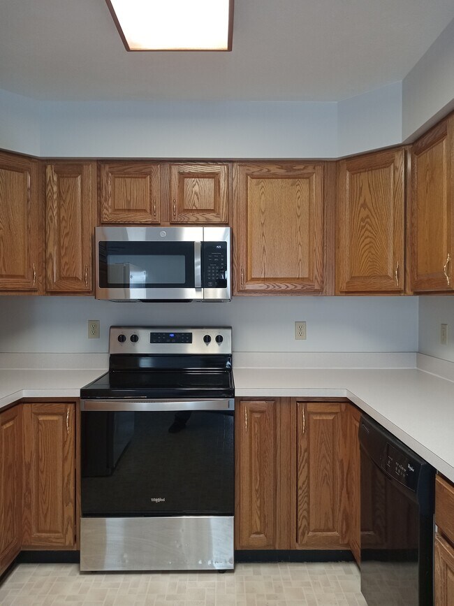 Building Photo - 316 Willowbend Cir