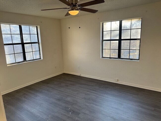 Building Photo - 607 Tenny Ave