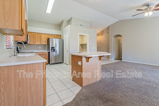 Building Photo - 251 W Windsor Dr