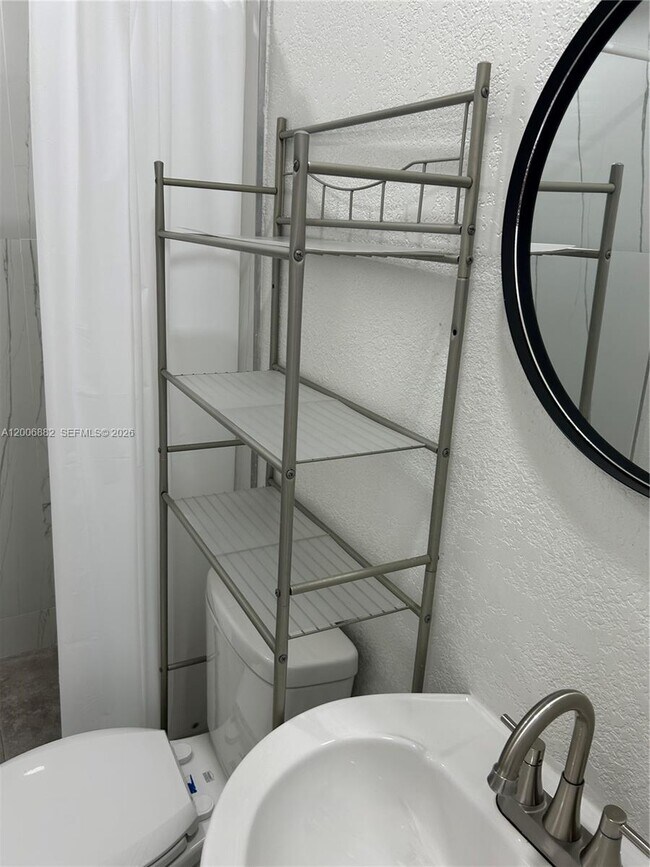 Building Photo - 1631 NW 29th Ave