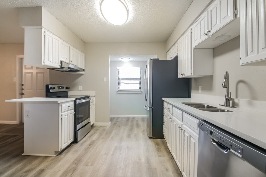 Building Photo - 933 Lemontree Dr