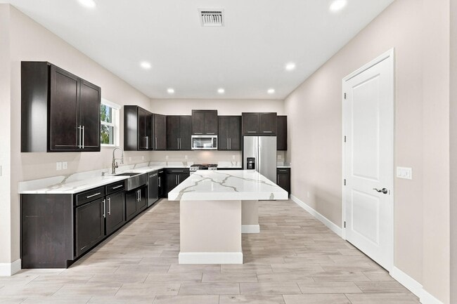 Building Photo - 5608 Macoon Wy
