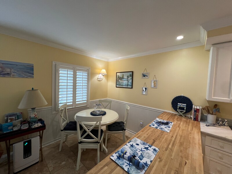 Building Photo - 5164 Beach Dr SE