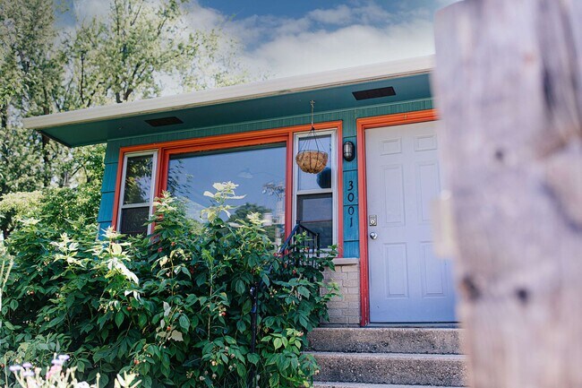 Building Photo - Hermina Duplex
