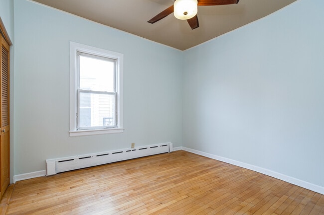 Building Photo - 2650 N St Louis Ave