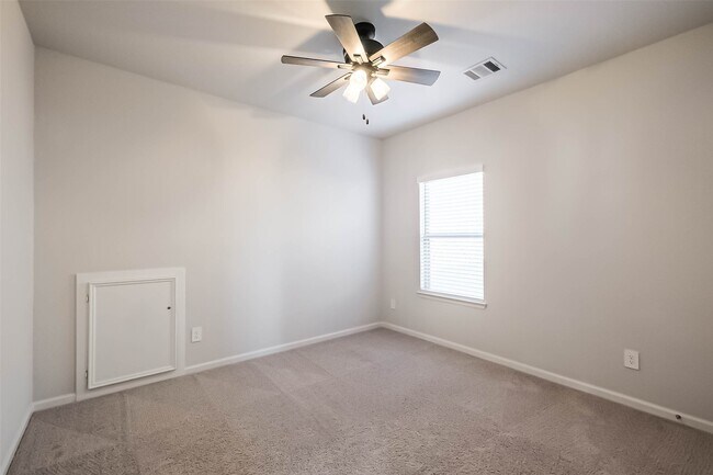 Building Photo - 8823 Morning Glow Dr