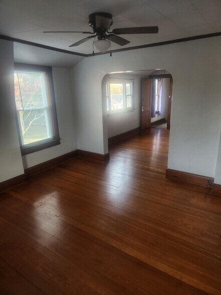 Building Photo - 95 Read St