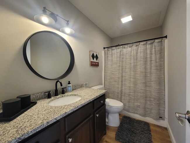 Building Photo - 6 month SUMMER SEASONAL on the River - $500 DISCOUNT!! - $2400/mo 2 bed 2 bath available now!