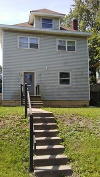 Building Photo - 425 E 16th Ave